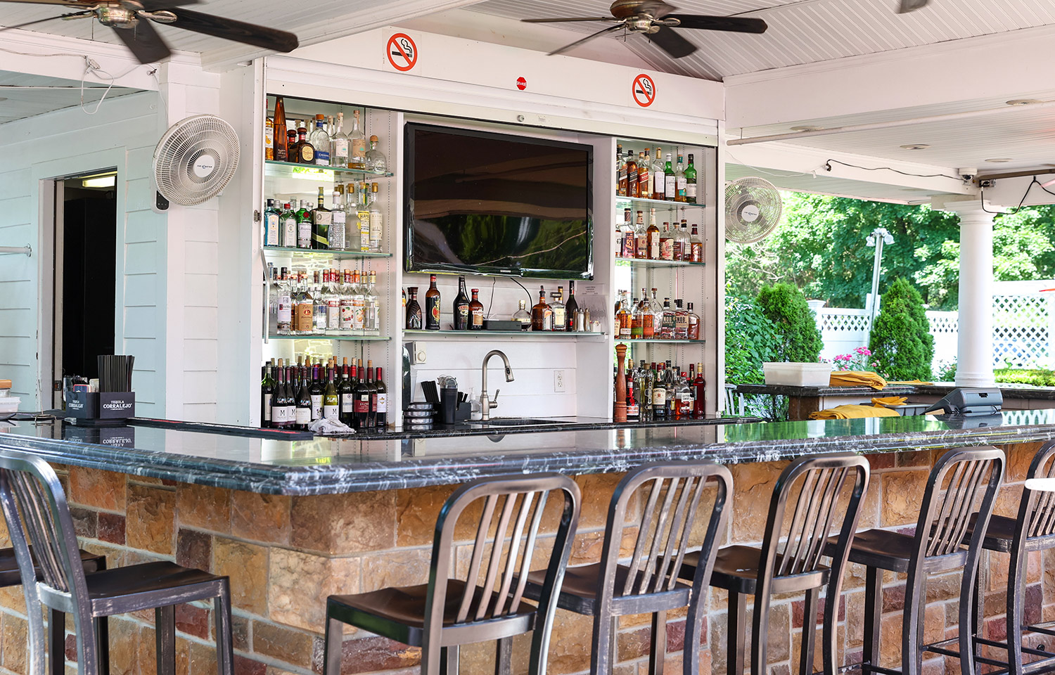 Outdoor Bar